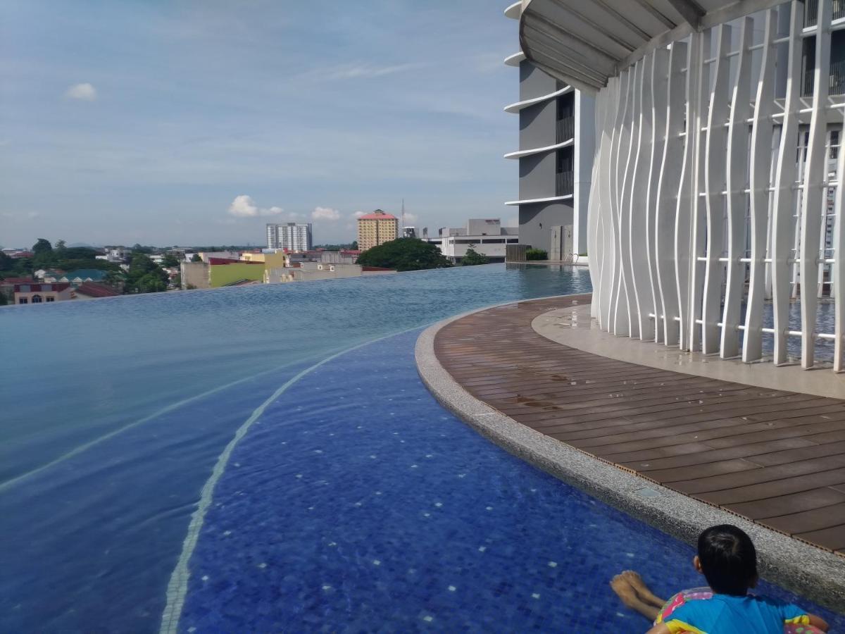 Golden Troika Kota Bharu - 2 Bedrooms Екстер'єр фото