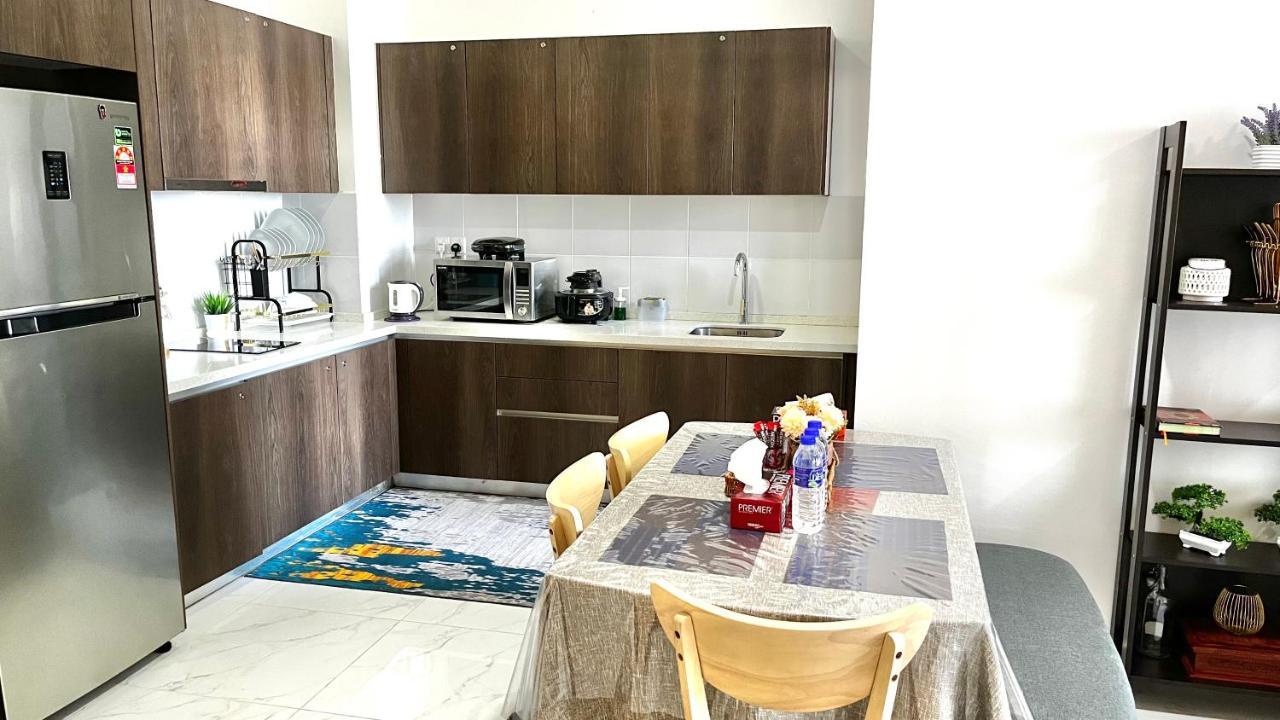 Golden Troika Kota Bharu - 2 Bedrooms Екстер'єр фото
