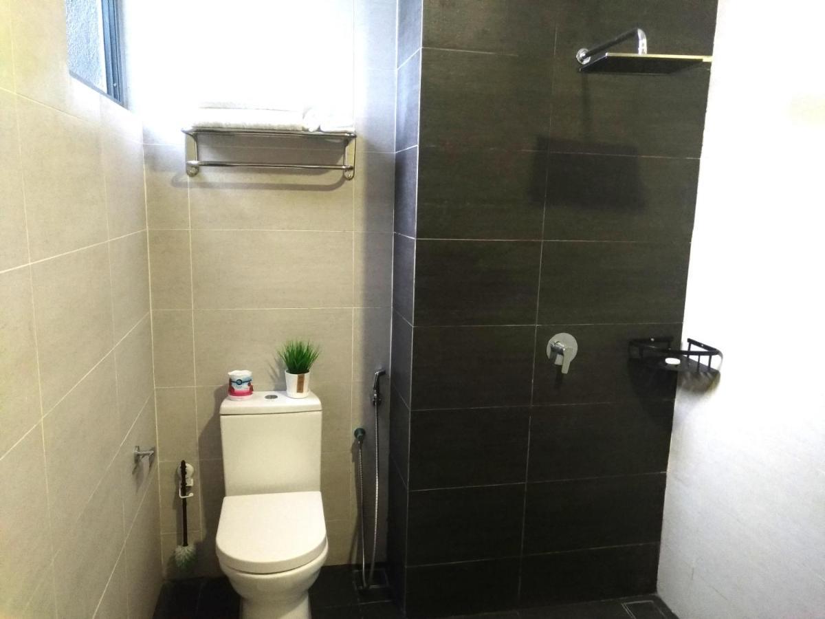 Golden Troika Kota Bharu - 2 Bedrooms Екстер'єр фото