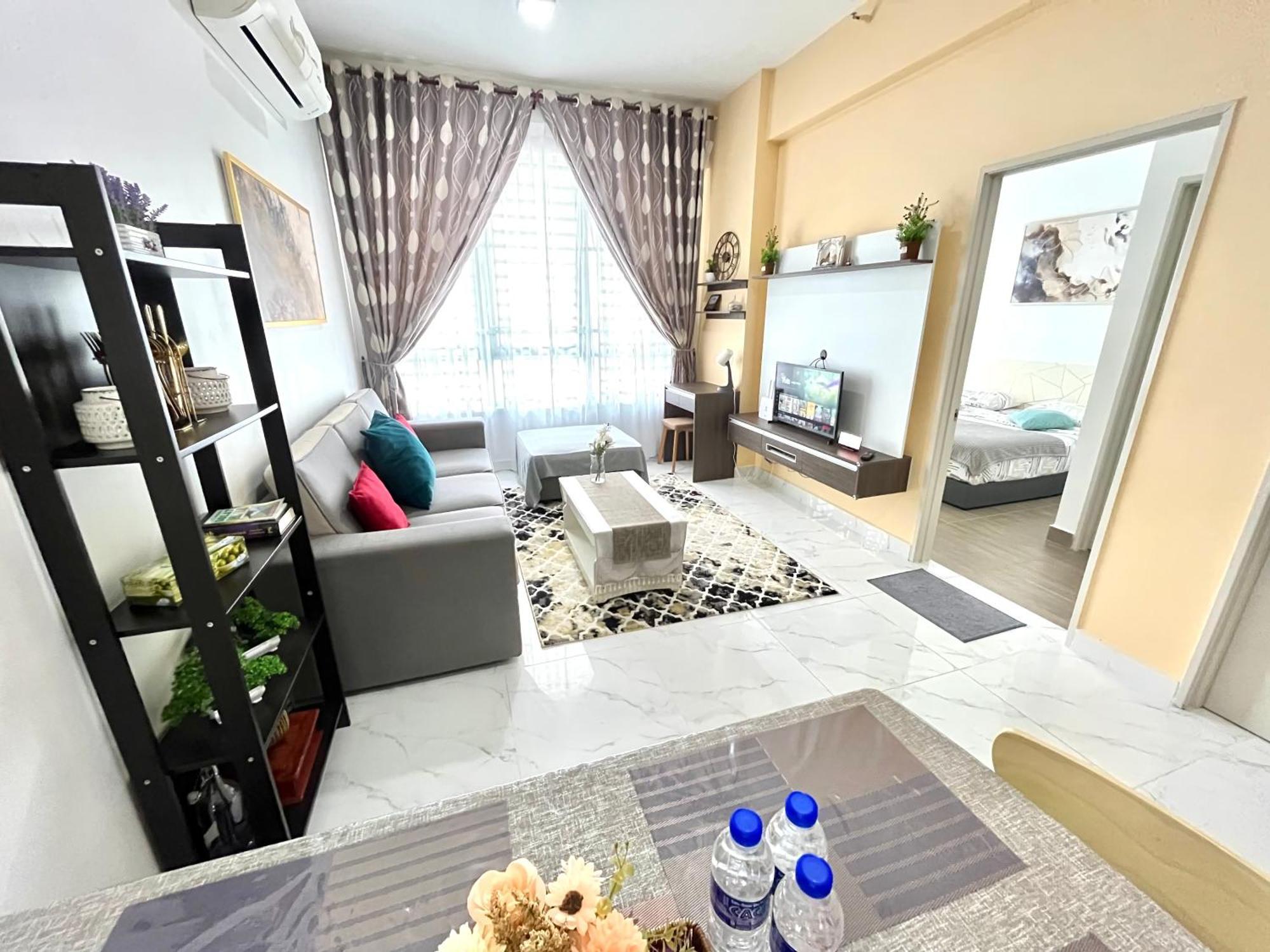 Golden Troika Kota Bharu - 2 Bedrooms Екстер'єр фото
